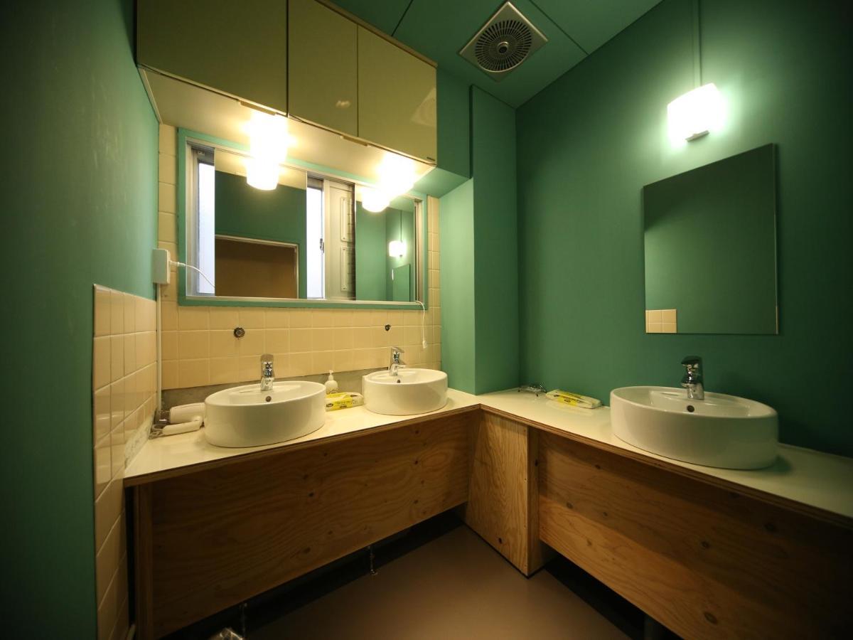 Travel&Book Hotel Hulatoncabin Такамацу Экстерьер фото