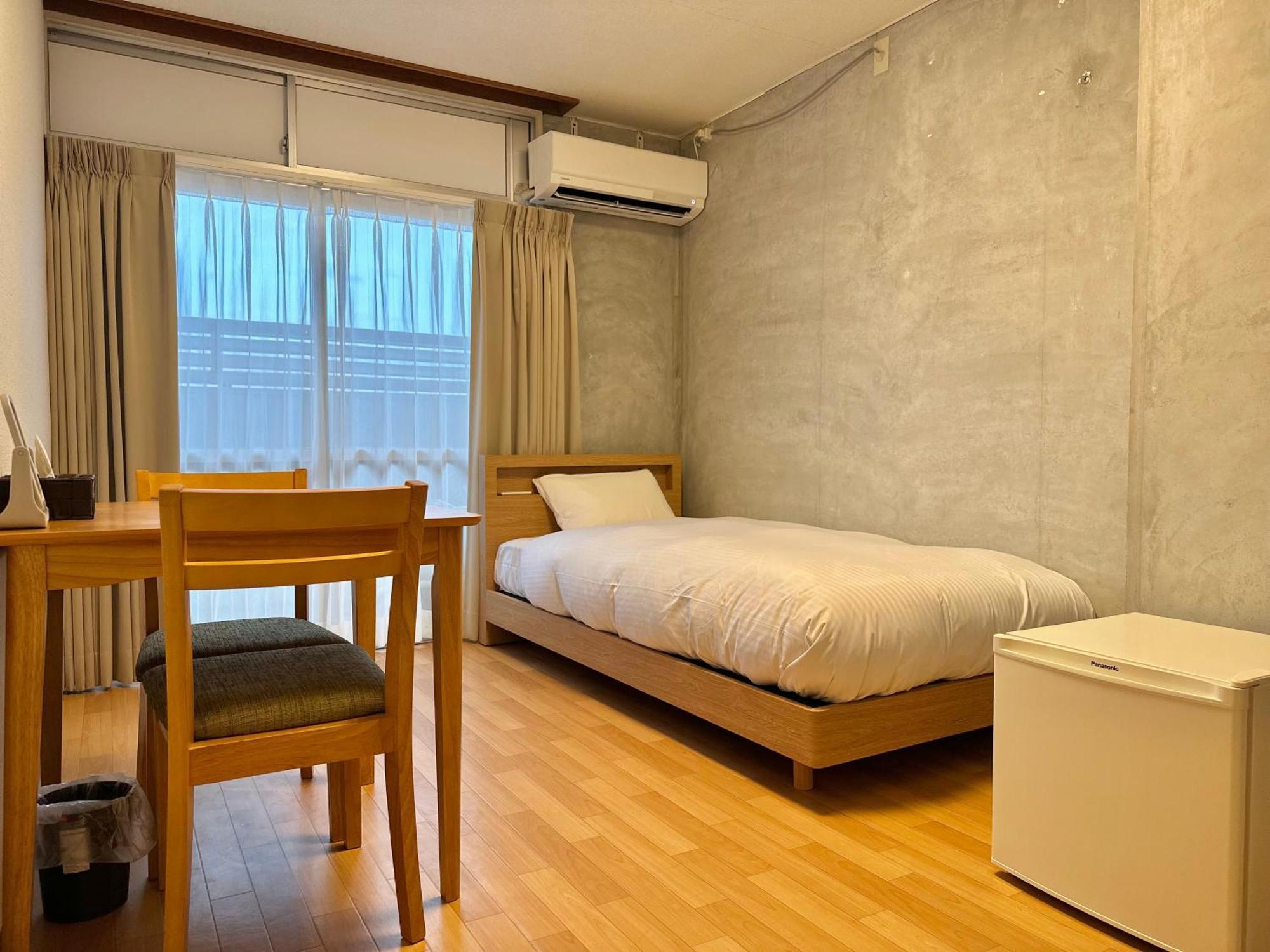 Travel&Book Hotel Hulatoncabin Такамацу Экстерьер фото